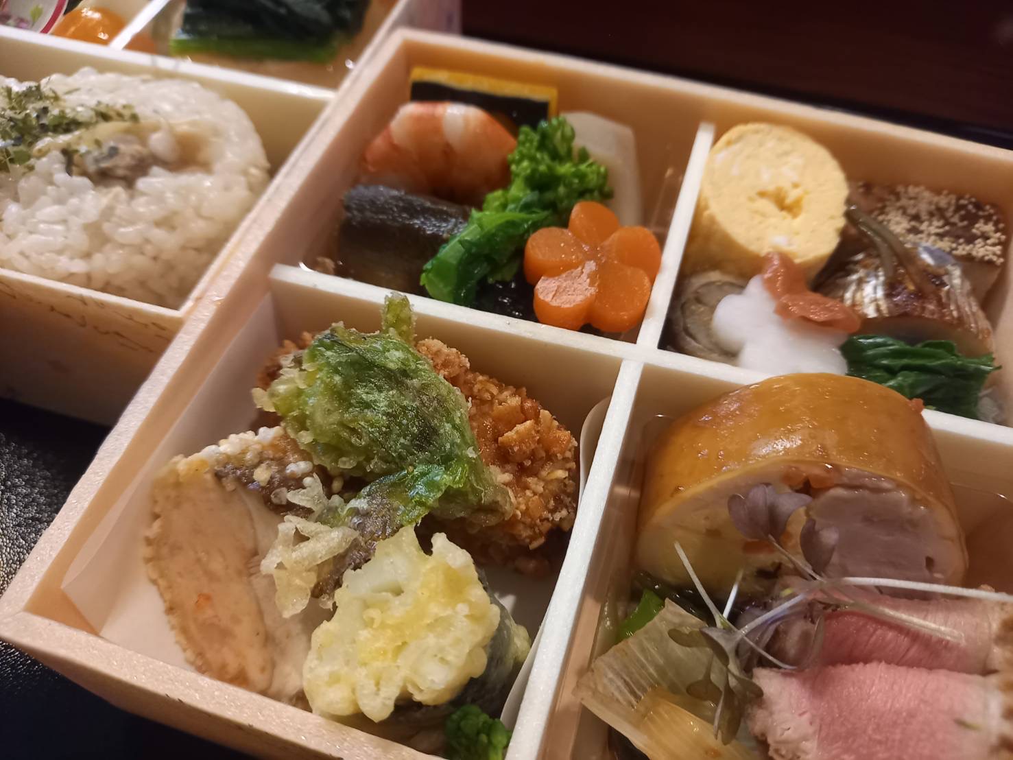 ある日の万葉二段弁当